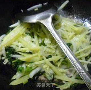 菜菜炒土豆的做法步骤：12