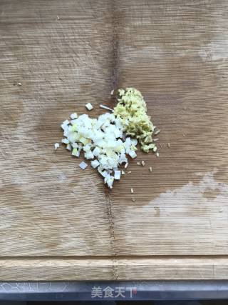 素炒藕丁的做法步骤：2