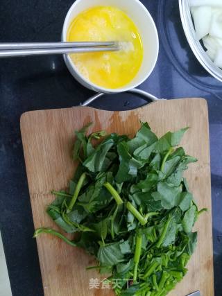 空心菜炒鸡蛋的做法步骤：1