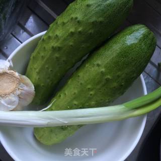 蚝油青瓜片的做法步骤：1