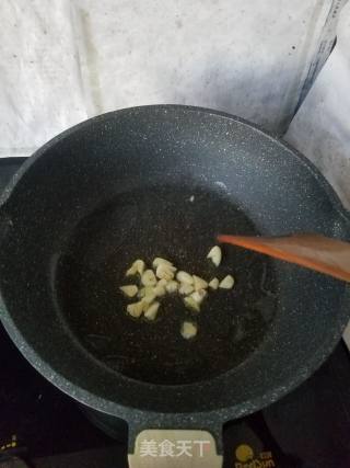 香甜炒南瓜片的做法步骤：3