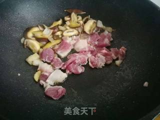 香菇肉片炒豆角的做法步骤：3