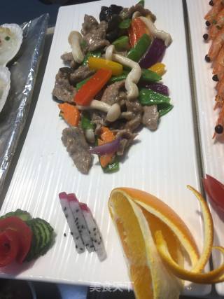 洋葱木耳青椒炒牛肉的做法步骤：5