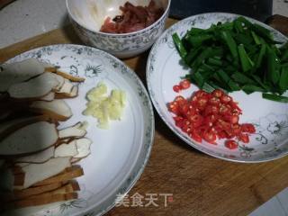 韭菜香干炒肉的做法步骤：3