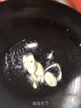 芹菜木耳炒鸡蛋的做法步骤：7