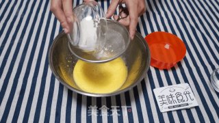 美味食光 | 不想上街？在家做个网红黑糖爆浆蛋糕吧！的做法步骤：3