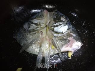 秘制水煮鱼头的做法步骤：4
