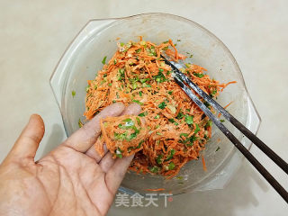 胡萝卜香菜丸子的做法步骤：5