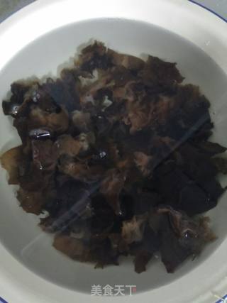 白菜木耳炒香菇的做法步骤：5