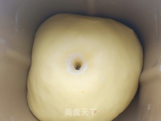 维尼挤挤南瓜面包的做法步骤：8