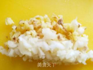 臭豆腐炒茼蒿的做法步骤：3