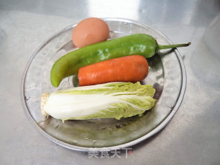 时蔬蛋炒饭的做法步骤：1