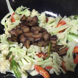 花菜炒腊肉的做法步骤：13