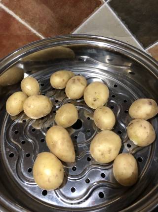 香辣小土豆的做法步骤：2
