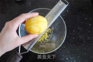 柠檬戚风蛋糕的做法步骤：2