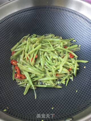 杭椒圈炒扁豆的做法步骤：9
