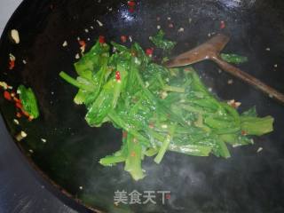 剁椒蒜蓉油麦菜的做法步骤：8