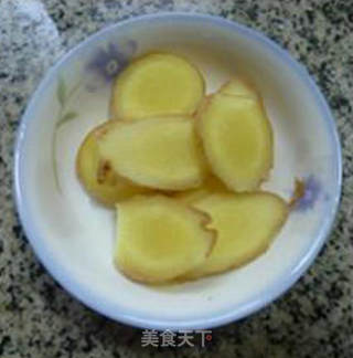 椒盐鲳鱼的做法步骤：2