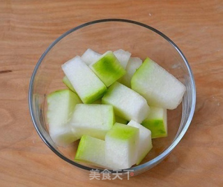 ​ ​​​​虾仁冬瓜汤的做法步骤：3