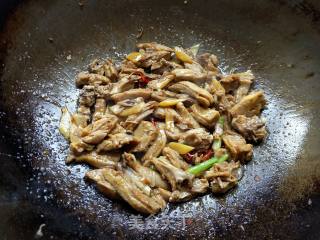 姜葱炒鸭肉的做法步骤：7