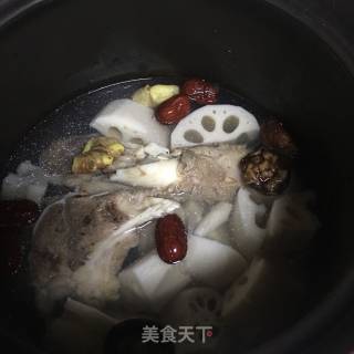 莲藕骨头汤的做法步骤：8