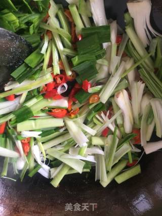 蒜苗炒肉的做法步骤：3
