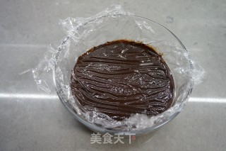 巧克力酱淋面栗子形蛋糕的做法步骤：17