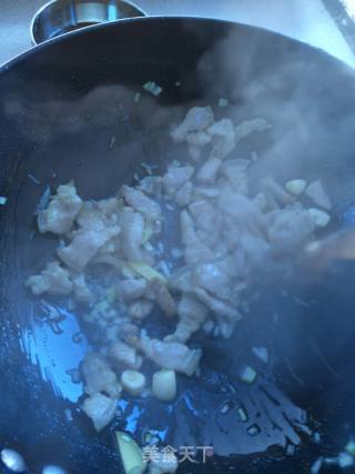 菜花炒肉的做法步骤：3