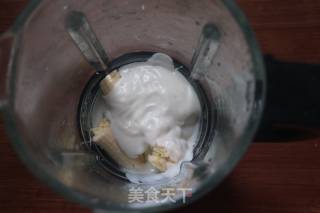 香蕉奶昔的做法步骤：2