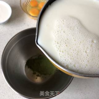抹茶烤布丁的做法步骤：4