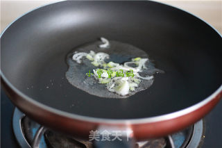 小炒彩椒白玉菇的做法步骤：3