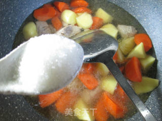 胡萝卜土豆烧里脊肉的做法步骤：8