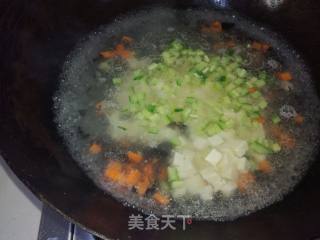 黄瓜木耳豆腐汤的做法步骤：8