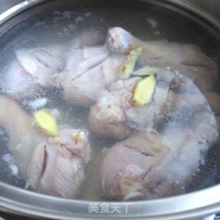 卤鸡腿的做法步骤：3
