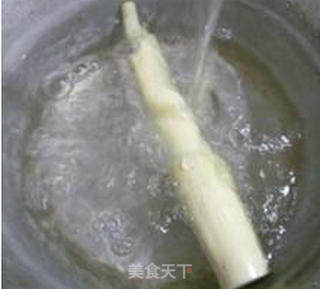 大蒜茭白炒豆腐干的做法步骤：4