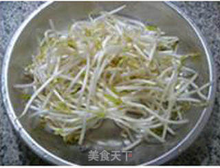 野山笋炒绿豆芽的做法步骤：2