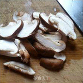 茭白香菇炒塔苦菜的做法步骤：7