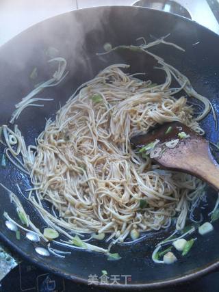 金针菇烧日本豆腐的做法步骤：6