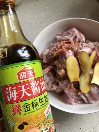 粉蒸排骨的做法步骤：4