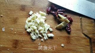 香菇木耳焖鸡的做法步骤：4