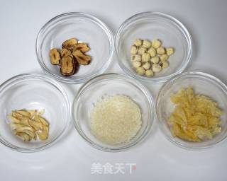 银耳莲子百合粥的做法步骤：1