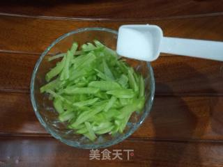 爽脆萝卜丝的做法步骤：3