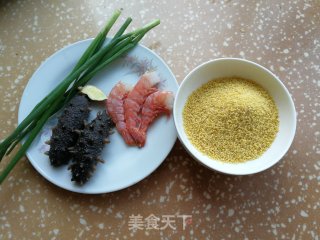 虾仁海参小米粥的做法步骤：1