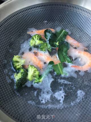芝麻盐版虾仁沙拉的做法步骤：8