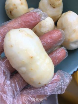 茼蒿焖芋头的做法步骤：2