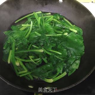 菠菜丸子汤的做法步骤：2
