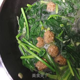 菠菜丸子汤的做法步骤：4