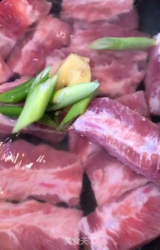 可乐排骨的做法步骤：2