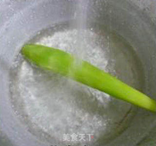 剁椒莴笋炒土豆的做法步骤：4