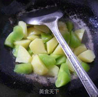 剁椒莴笋炒土豆的做法步骤：10